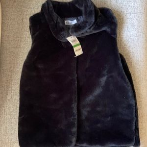 Girls faux fur vest